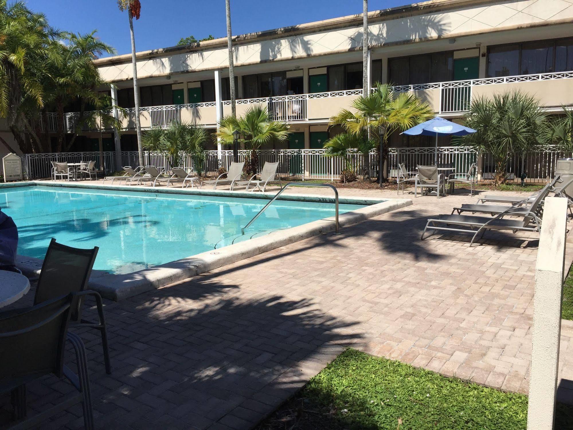 Sawgrass Inn & Conference Center بلانتيشن المظهر الخارجي الصورة